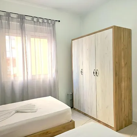 Apartment Two Bedroom With Sea View 092 *